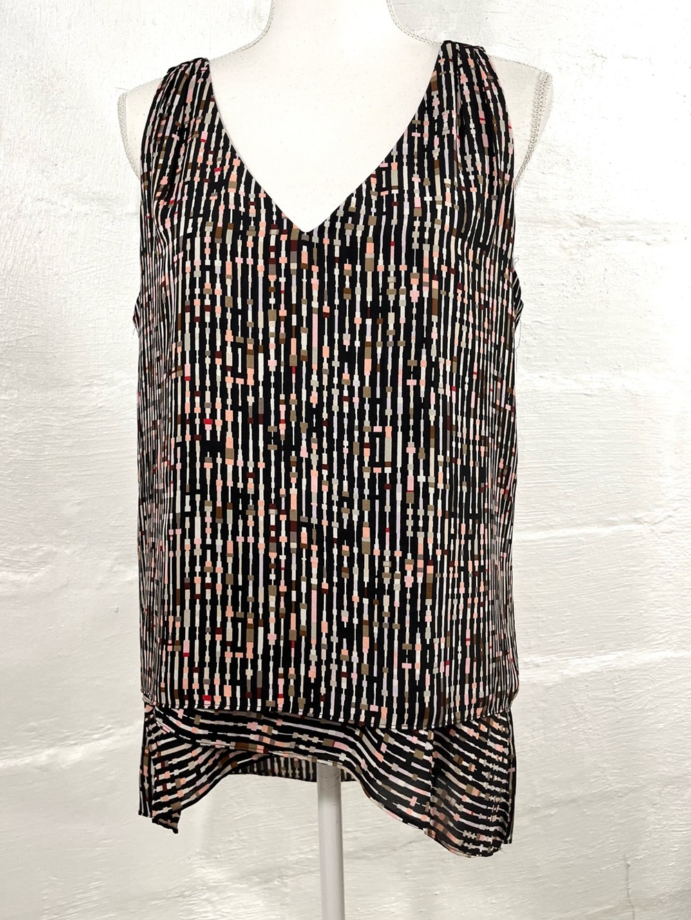 WHITE HOUSE BLACK MARKET SLEEVELESS ASYMMETRICAL LAYERED TOP